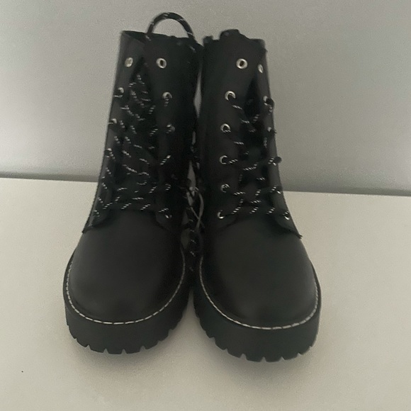 Brand new Zara boots - Picture 2 of 4